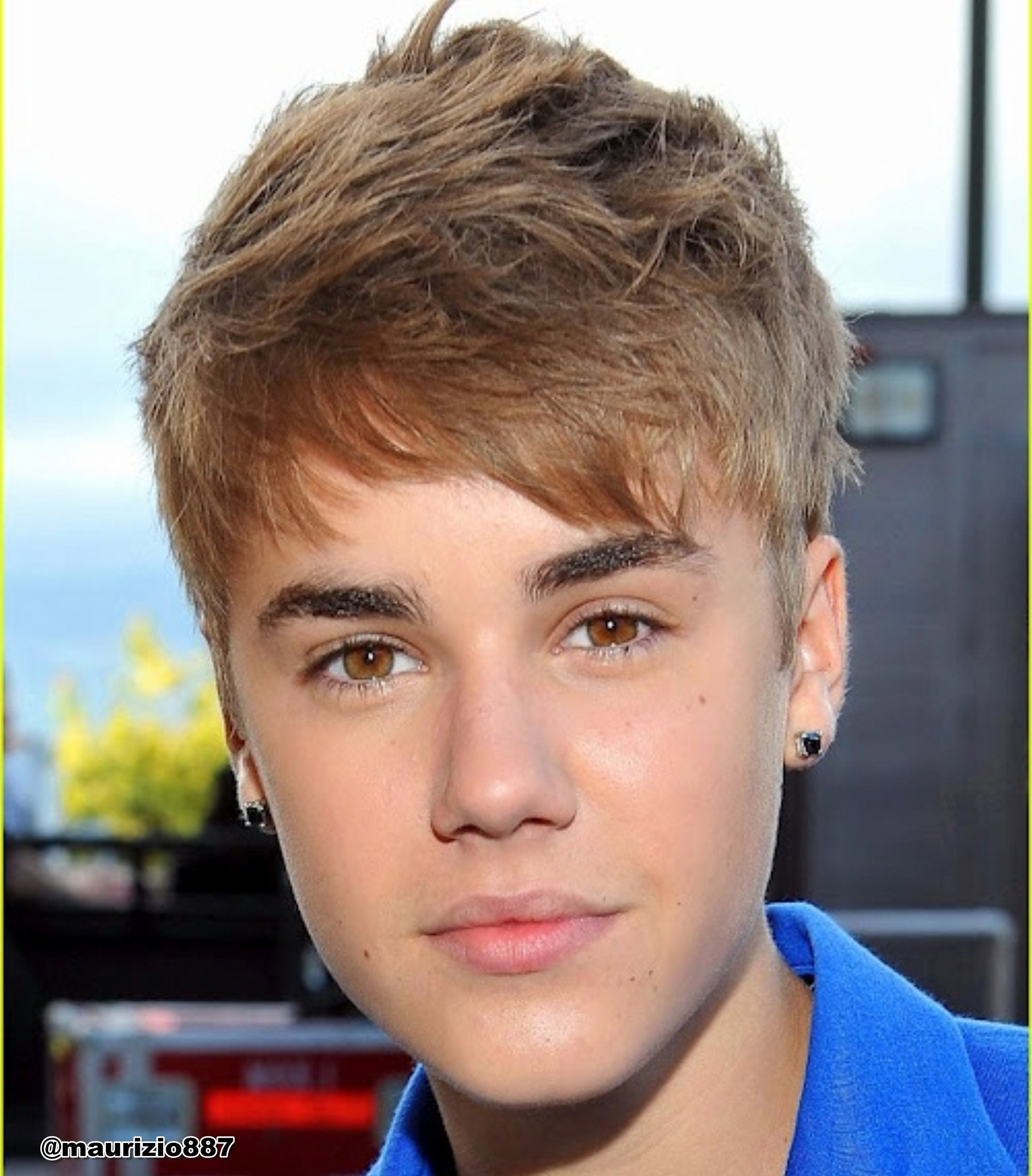 justin-bieber-2012-justin-bieber-32249368-2000-2279